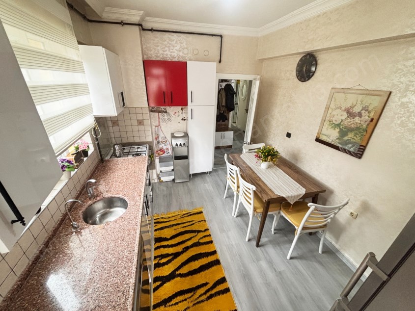 SERVİS GÜZERGAHI YAKINI DOĞALGAZLI KOMBİLİ KATTA TEK DAİRE