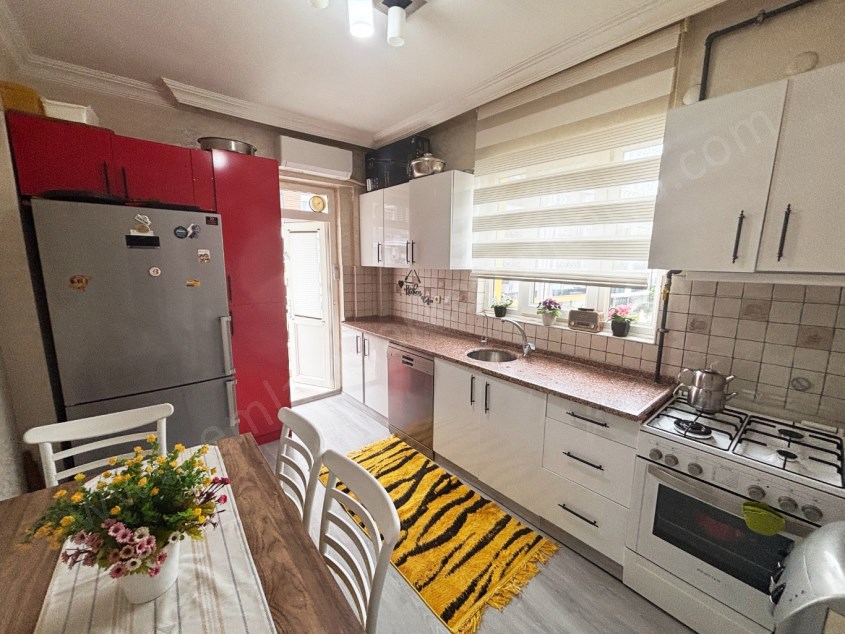 SERVİS GÜZERGAHI YAKINI DOĞALGAZLI KOMBİLİ KATTA TEK DAİRE