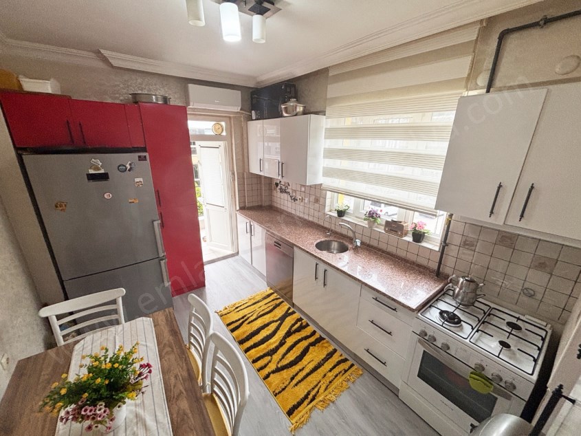 SERVİS GÜZERGAHI YAKINI DOĞALGAZLI KOMBİLİ KATTA TEK DAİRE