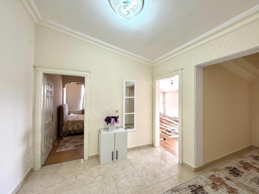 MURATPAŞA MAHALLESİNDE ASANSÖRLÜ EŞYALI GENİŞ 2+1 DAİRE