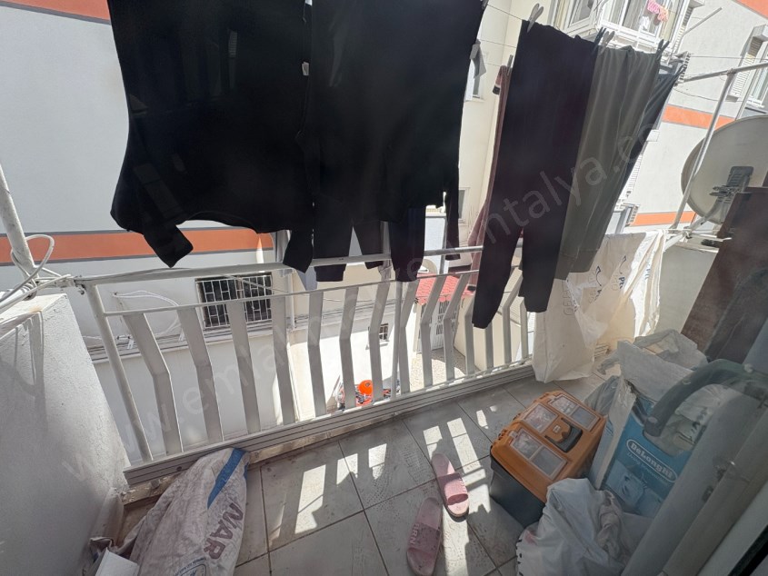 ZAMBAK CADDESİNDE ARAKAT , DOĞALGAZLI , İÇİ YENİLENMİŞ 3+1