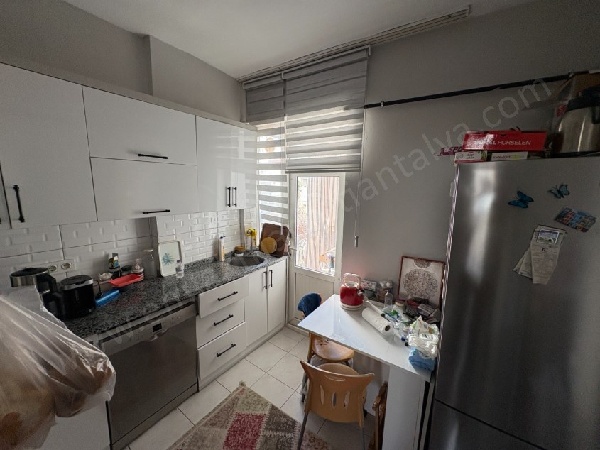 ZAMBAK CADDESİNDE ARAKAT , DOĞALGAZLI , İÇİ YENİLENMİŞ 3+1