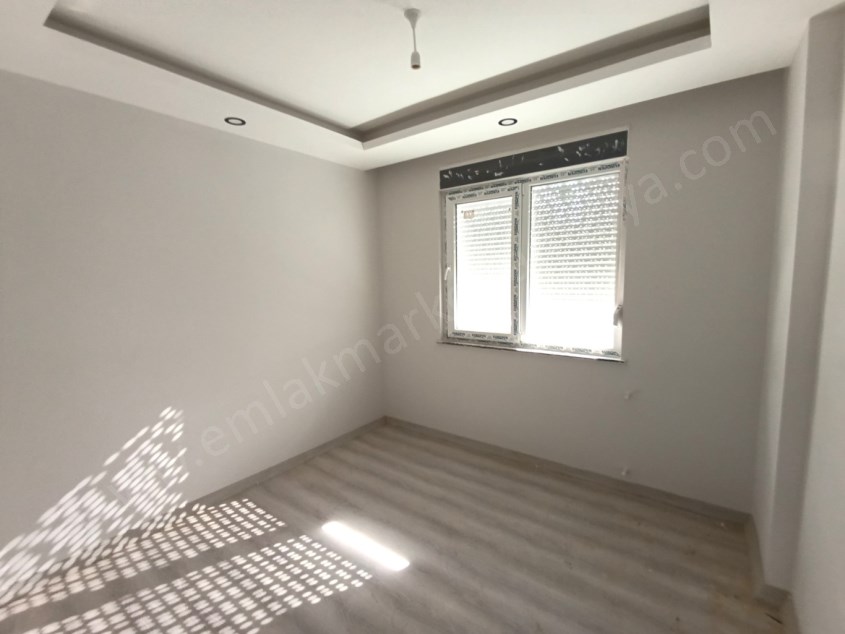 TRAMVAYA YAKIN, HAVUZLU GENİŞLETİLMİŞ YÜKSEK GİRİŞ 2+1 SATILIK DAİRE
