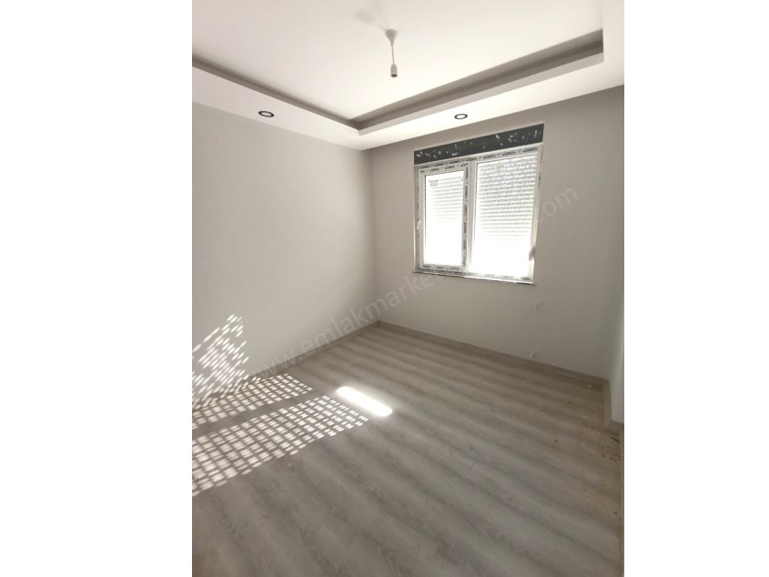 TRAMVAYA YAKIN, HAVUZLU GENİŞLETİLMİŞ YÜKSEK GİRİŞ 2+1 SATILIK DAİRE