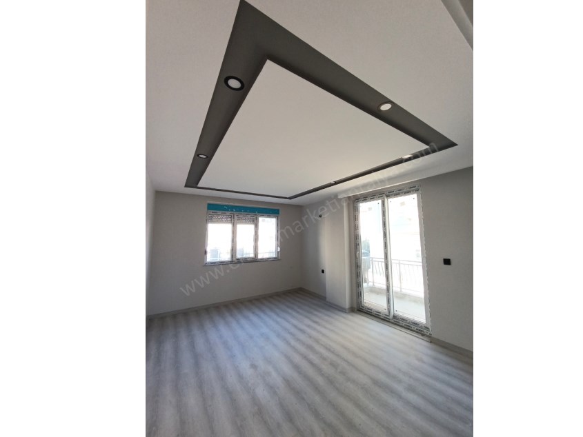 TRAMVAYA YAKIN, HAVUZLU GENİŞLETİLMİŞ YÜKSEK GİRİŞ 2+1 SATILIK DAİRE