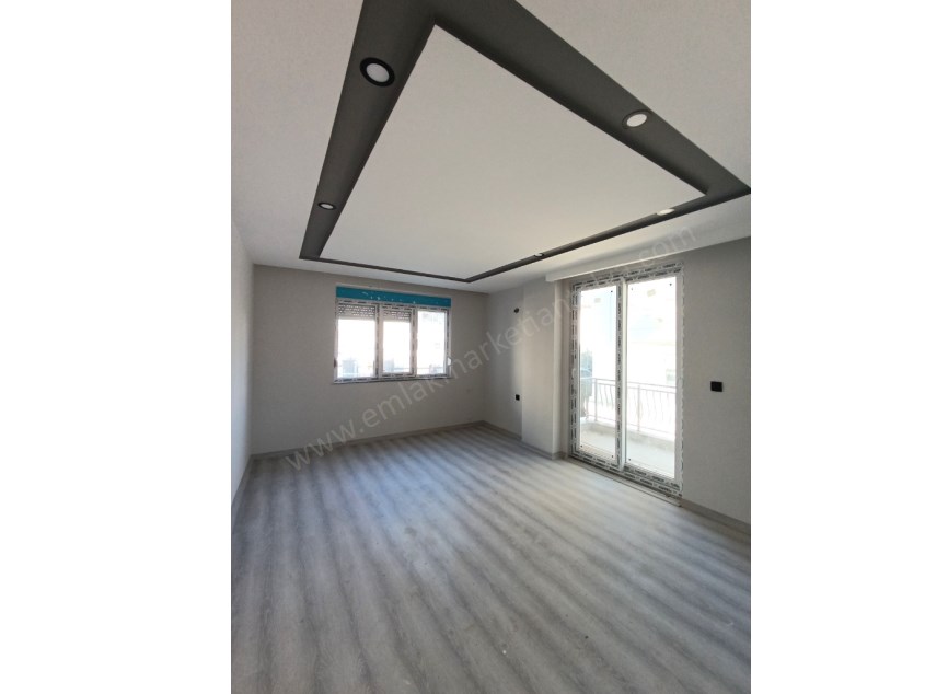 TRAMVAYA YAKIN, HAVUZLU GENİŞLETİLMİŞ YÜKSEK GİRİŞ 2+1 SATILIK DAİRE