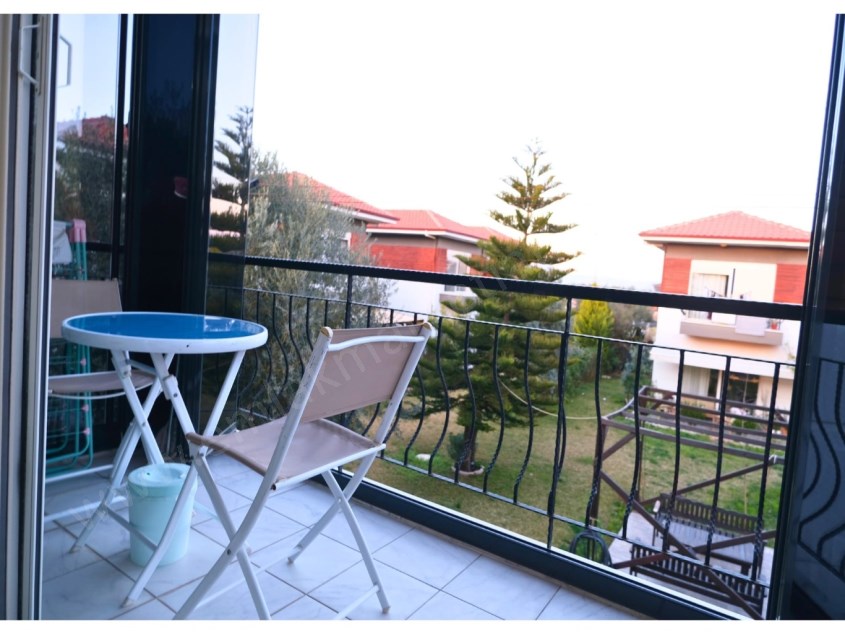 HAVUZLU SİTEDE BAHÇE KULLANIM ALANIYLA GENİŞ 3+1 VİLLA