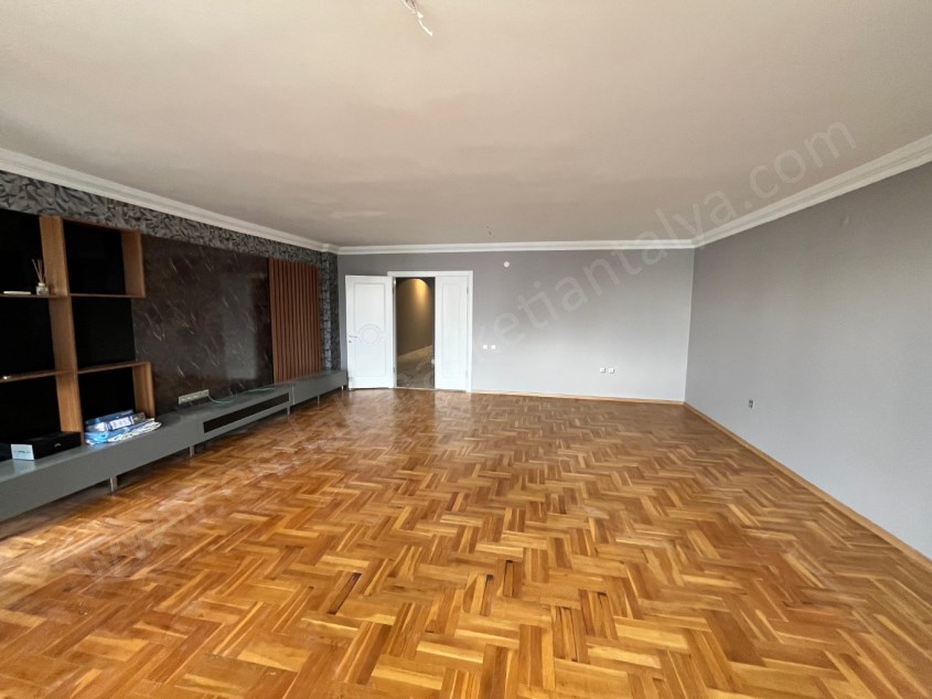 FULL DENİZ MANZARALI D.GAZLI KAPALI OTOPARKLI 170M² KİRALIK DAİRE