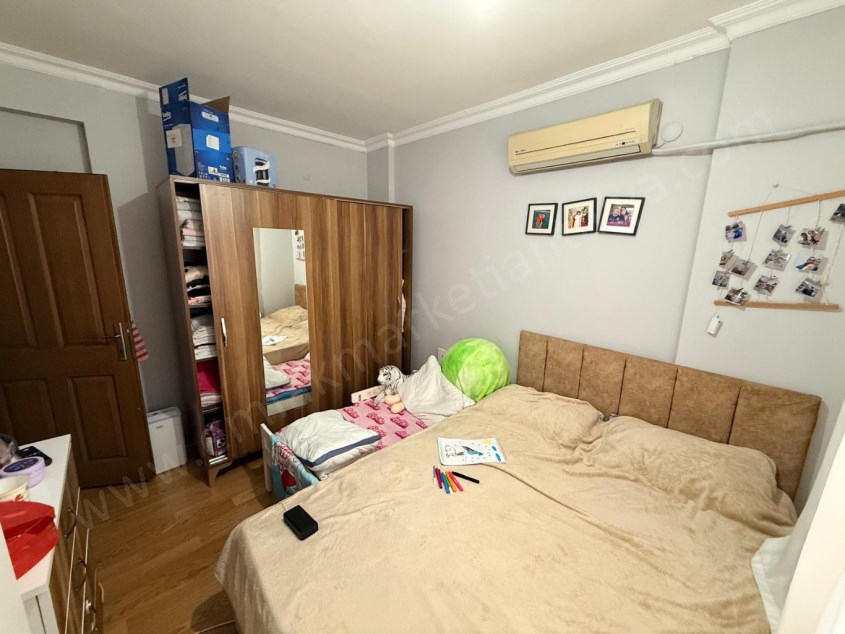 ETİLER MAHALLESİNDE DOĞALGAZ KOMBİLİ KREDİYE UYGUN BAKIMLI DAİRE