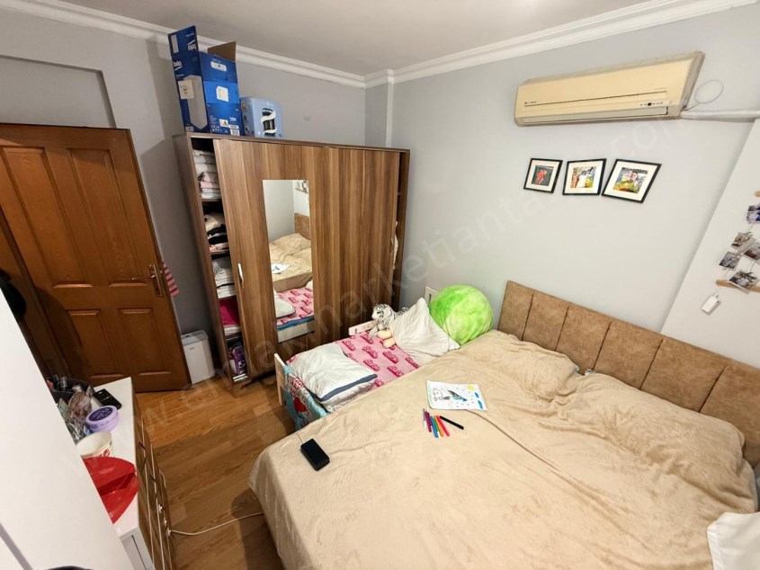 ETİLER MAHALLESİNDE DOĞALGAZ KOMBİLİ KREDİYE UYGUN BAKIMLI DAİRE