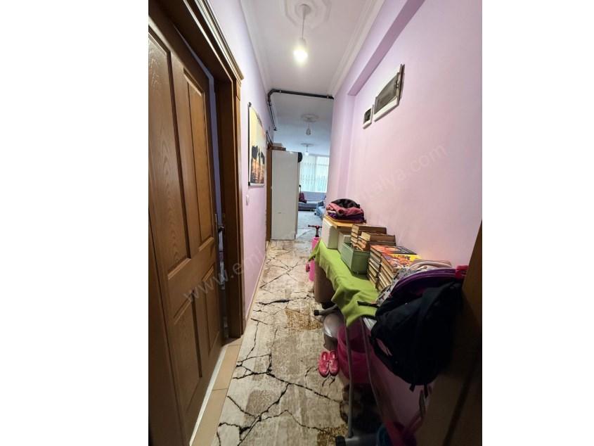 ETİLER MAHALLESİNDE DOĞALGAZ KOMBİLİ KREDİYE UYGUN BAKIMLI DAİRE