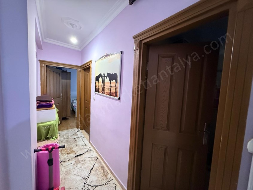 ETİLER MAHALLESİNDE DOĞALGAZ KOMBİLİ KREDİYE UYGUN BAKIMLI DAİRE