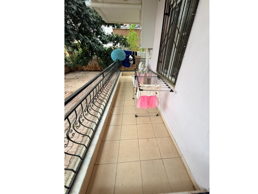 ETİLER MAHALLESİNDE DOĞALGAZ KOMBİLİ KREDİYE UYGUN BAKIMLI DAİRE