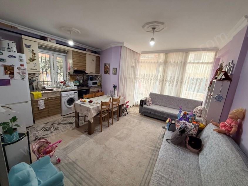 ETİLER MAHALLESİNDE DOĞALGAZ KOMBİLİ KREDİYE UYGUN BAKIMLI DAİRE