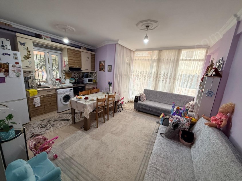 ETİLER MAHALLESİNDE DOĞALGAZ KOMBİLİ KREDİYE UYGUN BAKIMLI DAİRE