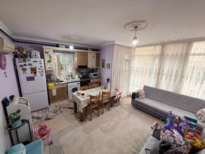 ETİLER MAHALLESİNDE DOĞALGAZ KOMBİLİ KREDİYE UYGUN BAKIMLI DAİRE