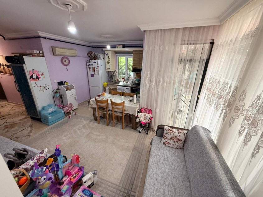 ETİLER MAHALLESİNDE DOĞALGAZ KOMBİLİ KREDİYE UYGUN BAKIMLI DAİRE