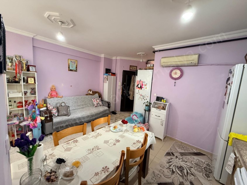 ETİLER MAHALLESİNDE DOĞALGAZ KOMBİLİ KREDİYE UYGUN BAKIMLI DAİRE