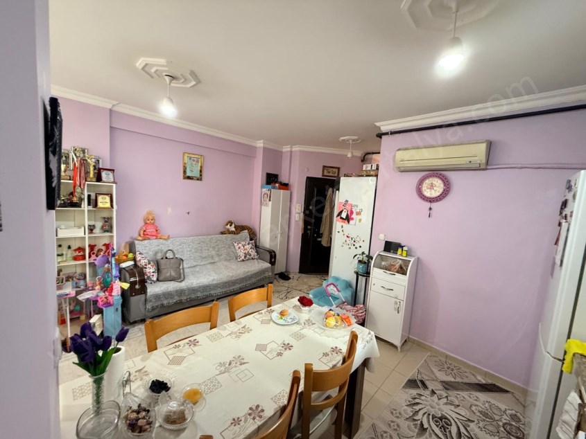 ETİLER MAHALLESİNDE DOĞALGAZ KOMBİLİ KREDİYE UYGUN BAKIMLI DAİRE