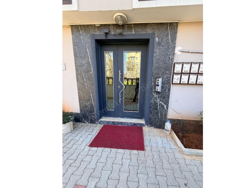 ÇEVRE YOLUNA YAKIN, GÜNEY CEPHE, MASRAFSIZ BAKIMLI DAİRE