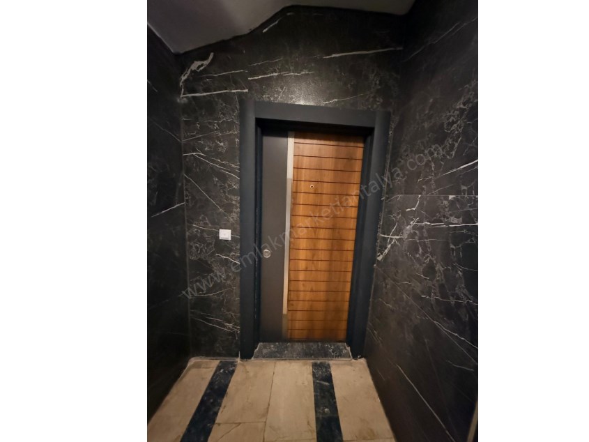 ÇEVRE YOLUNA YAKIN, GÜNEY CEPHE, MASRAFSIZ BAKIMLI DAİRE