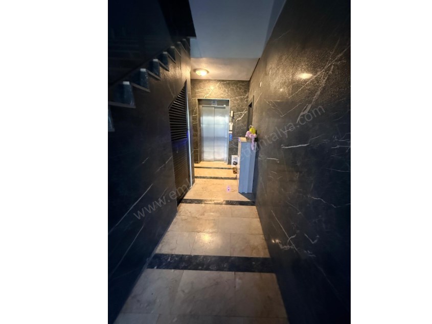 ÇEVRE YOLUNA YAKIN, GÜNEY CEPHE, MASRAFSIZ BAKIMLI DAİRE