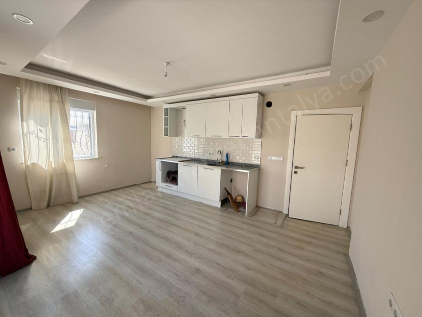 ÇEVRE YOLUNA YAKIN, GÜNEY CEPHE, MASRAFSIZ BAKIMLI DAİRE