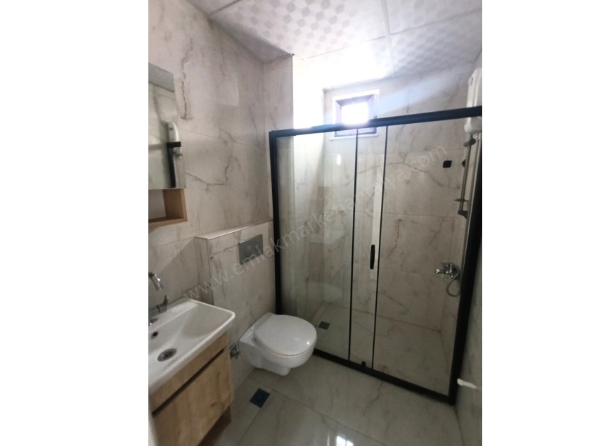 HAVUZLU SİTEDE, SIFIR, TRAMVAYA YAKIN SATILIK DAİRE