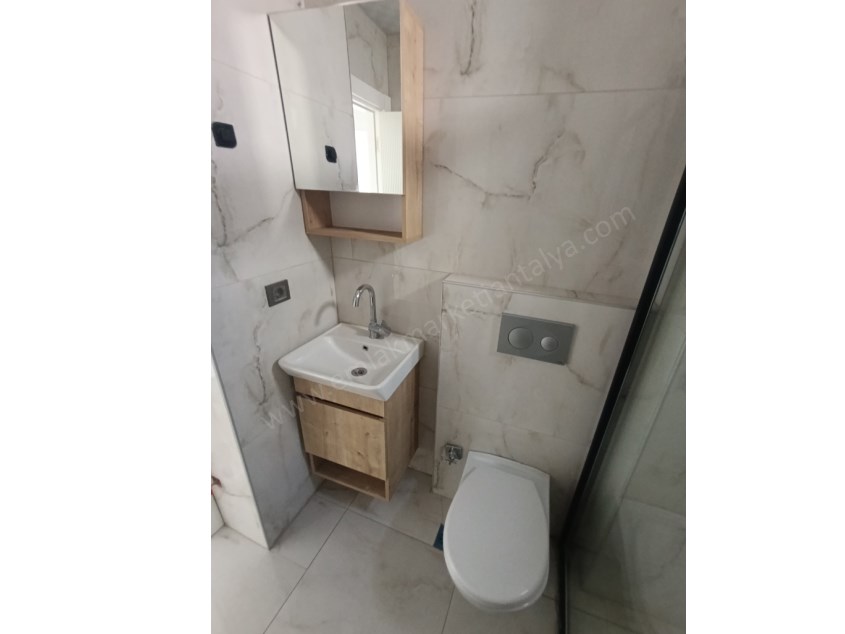 HAVUZLU SİTEDE, SIFIR, TRAMVAYA YAKIN SATILIK DAİRE
