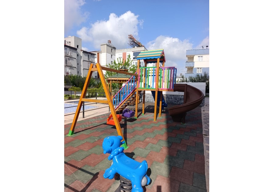 HAVUZLU SİTEDE, SIFIR, TRAMVAYA YAKIN SATILIK DAİRE