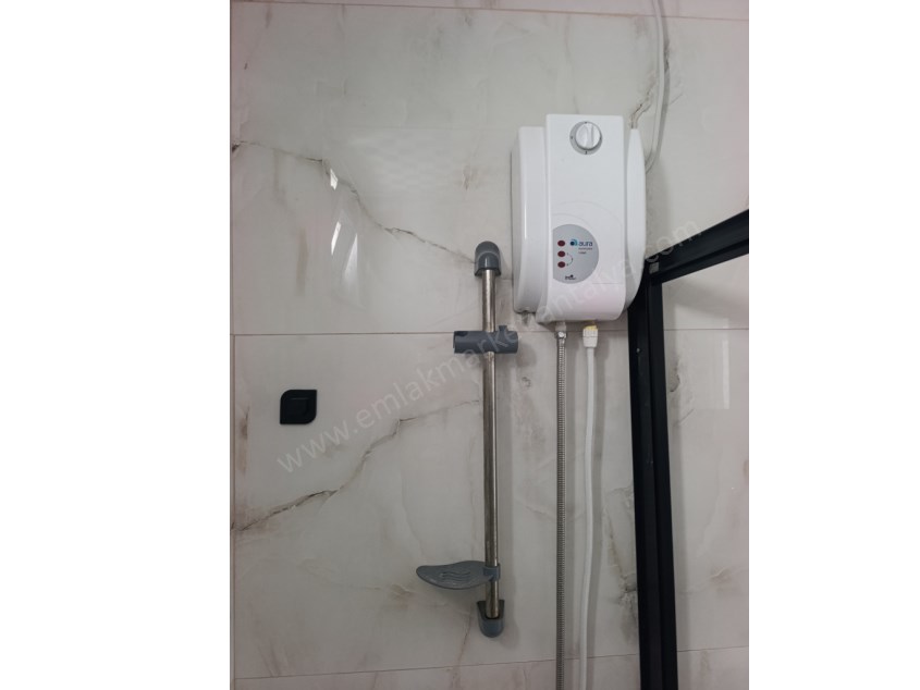 HAVUZLU SİTEDE, SIFIR, TRAMVAYA YAKIN SATILIK DAİRE