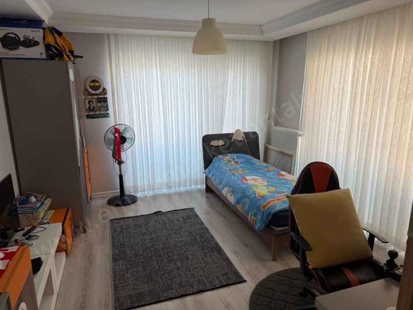 SİTE İÇİ LÜKS KENDİNE AİT OTOPARKLI VE BAHÇE KULLANIMLI VİLLA