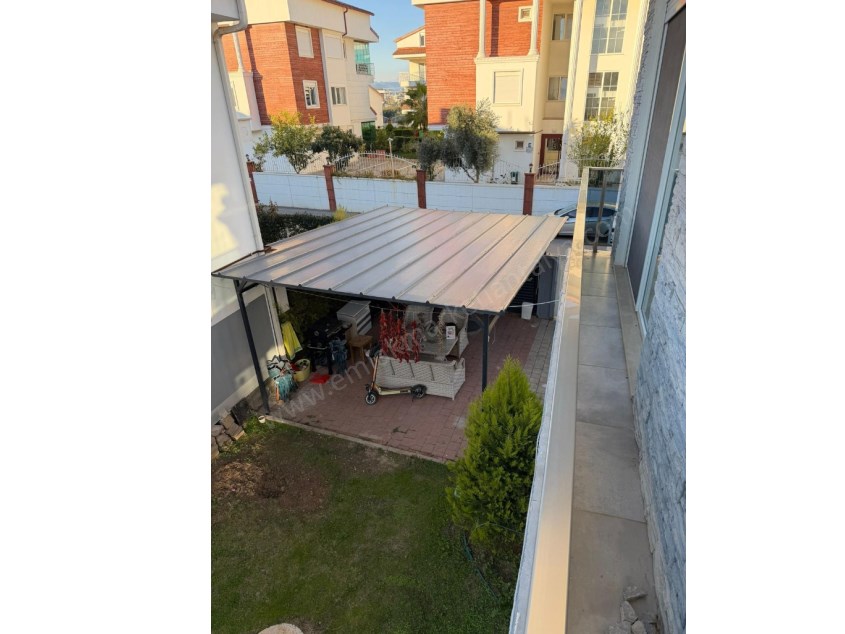 SİTE İÇİ LÜKS KENDİNE AİT OTOPARKLI VE BAHÇE KULLANIMLI VİLLA