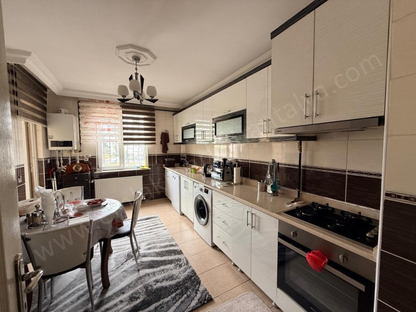 DOĞALGAZ KOMBİLİ, GENİŞ, MASRAFSIZ, ÖZEL TERASLI DAİRE