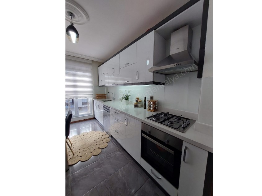 GÜNEY CEPHE, MANTOLAMALI, DOĞALGAZ KOMBİLİ LÜKS DAİRE