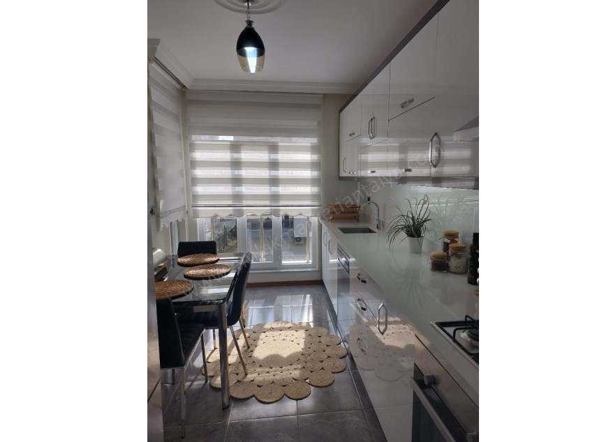 GÜNEY CEPHE, MANTOLAMALI, DOĞALGAZ KOMBİLİ LÜKS DAİRE