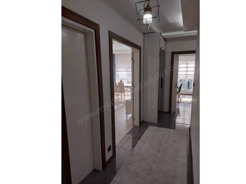 GÜNEY CEPHE, MANTOLAMALI, DOĞALGAZ KOMBİLİ LÜKS DAİRE