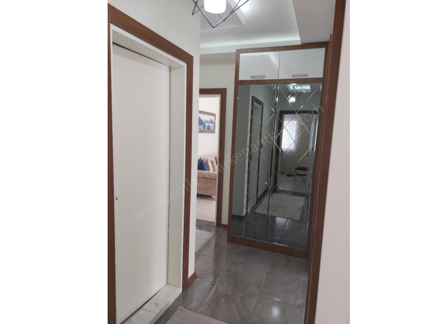 GÜNEY CEPHE, MANTOLAMALI, DOĞALGAZ KOMBİLİ LÜKS DAİRE