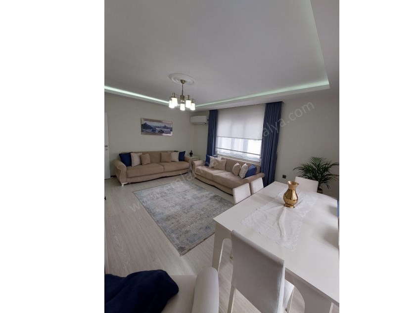 GÜNEY CEPHE, MANTOLAMALI, DOĞALGAZ KOMBİLİ LÜKS DAİRE