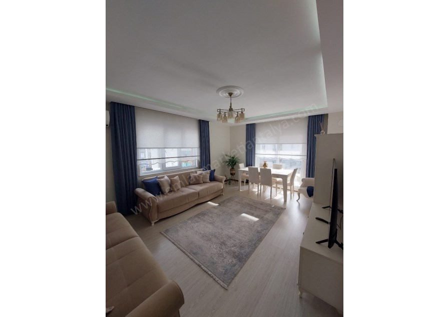 GÜNEY CEPHE, MANTOLAMALI, DOĞALGAZ KOMBİLİ LÜKS DAİRE