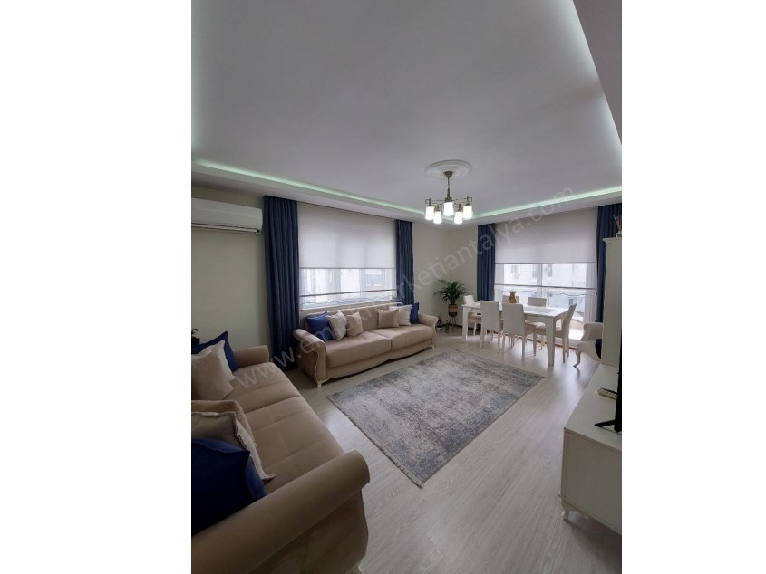 GÜNEY CEPHE, MANTOLAMALI, DOĞALGAZ KOMBİLİ LÜKS DAİRE