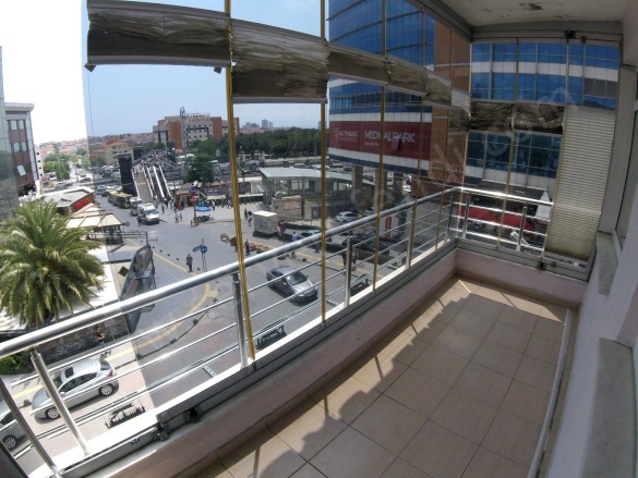 Merkez Bahçelievler Satılık Daire |  3+1 Oda | 130M2 11.000.000Tl  Krediye Uygun  | 3. Kat | Kombi | 1 Banyo | 3 Yatak Odası Resim-3