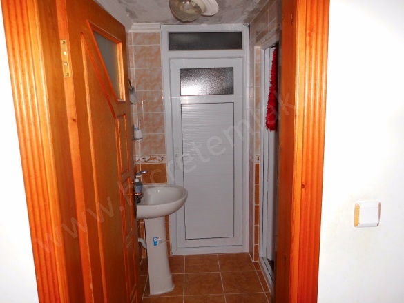 Pazar 19 Mayıs Satılık Bina |  4+1 Oda | 200M2 750.000Tl | Komple Bina | Soba | 2 Banyo | 4 Yatak Odası Resim-4