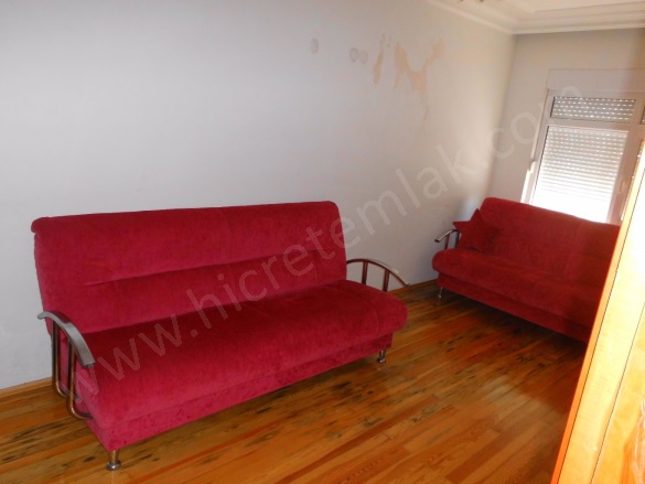 Pazar 19 Mayıs Satılık Bina |  4+1 Oda | 200M2 750.000Tl | Komple Bina | Soba | 2 Banyo | 4 Yatak Odası Resim-5