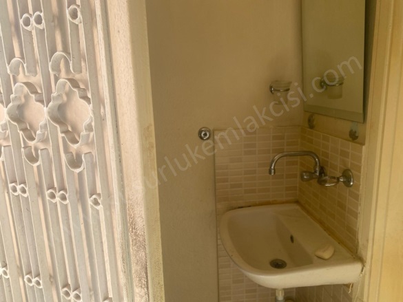 Şeker Mah. Susurluk Satılık Müstakil Ev |  3+1 Oda | 303M2 3.500.000Tl  Krediye Uygun  | Müstakil | Soba | 1 Banyo | 1 Yatak Odası Resim-5