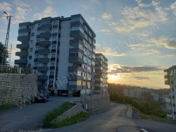 Soğuksu Mah. Ortahisar Satılık Daire |  3+1 Oda | 160M2 4.800.000Tl  Krediye Uygun  | 4. Kat | Kombi | 2 Banyo | 3 Yatak Odası Resim-1