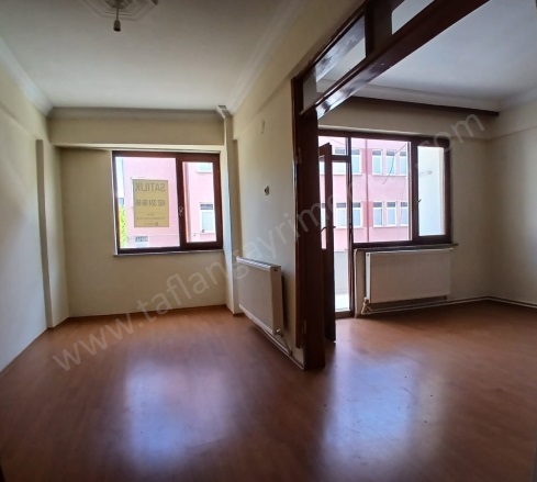 Kurtuluş Mah. Ortahisar Satılık Daire |  3+1 Oda | 130M2 2.300.000Tl  Krediye Uygun  | 1. Kat | Kombi | 1 Banyo Resim-3