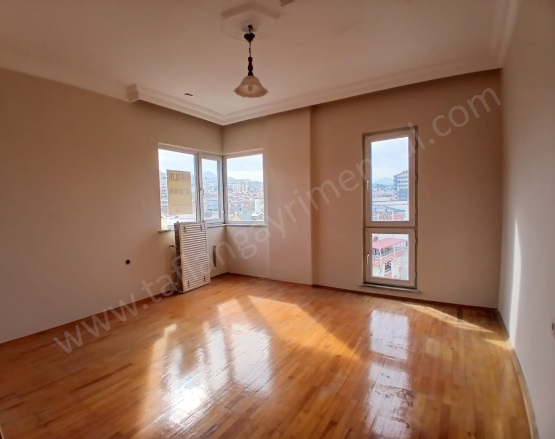 Yenimahalle Mah. Ortahisar Kiralık Daire |  3+1 Oda | 150M2 Aylık 25.000Tl | 6. Kat | Kombi | 1 Banyo Resim-4