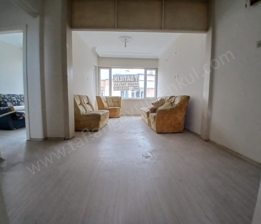 Çarşı Mah. Ortahisar Satılık Daire |  2+1 Oda | 100M2 2.000.000Tl  Krediye Uygun  | 5. Kat | Soba | 1 Banyo Resim-3