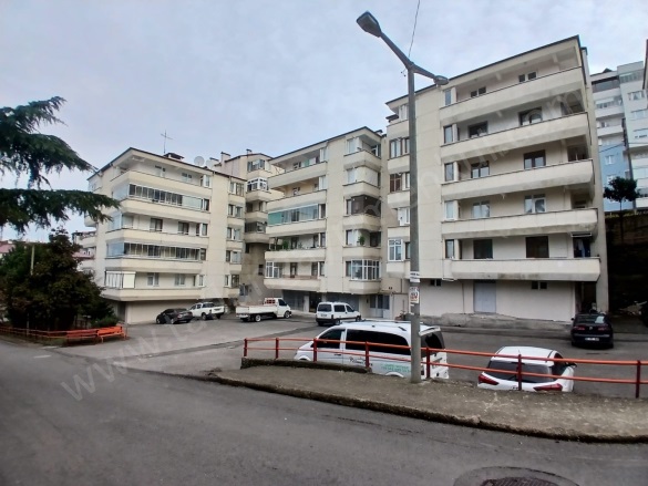 2 Nolu Erdoğdu Mah. Ortahisar Satılık Daire |  3+1 Oda | 135M2 3.750.000Tl  Krediye Uygun  | 5. Kat | Kombi | 1 Banyo Resim-2